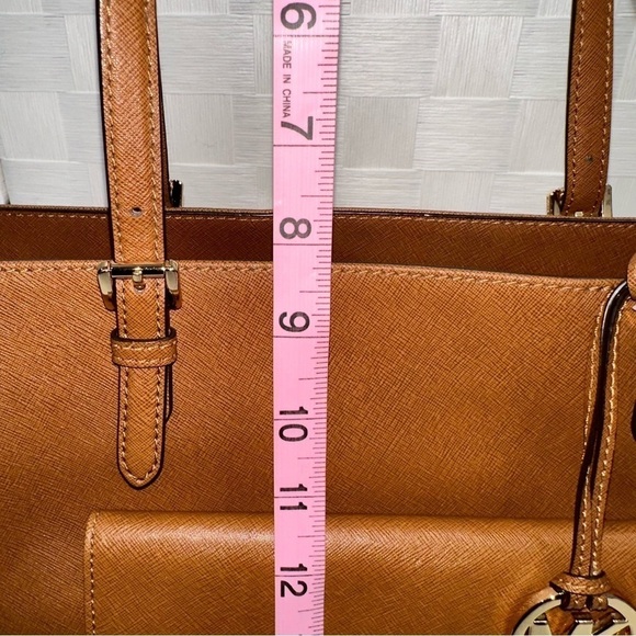 Michael Kors MK Tote Bag Jet Set Large Leather Pocket Color Luggage - Picture 16 of 16